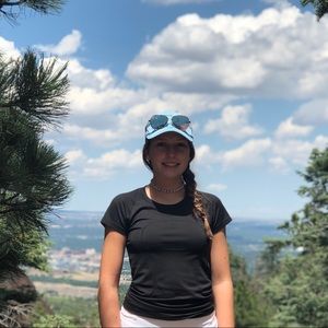 Meet your Posher, Abby